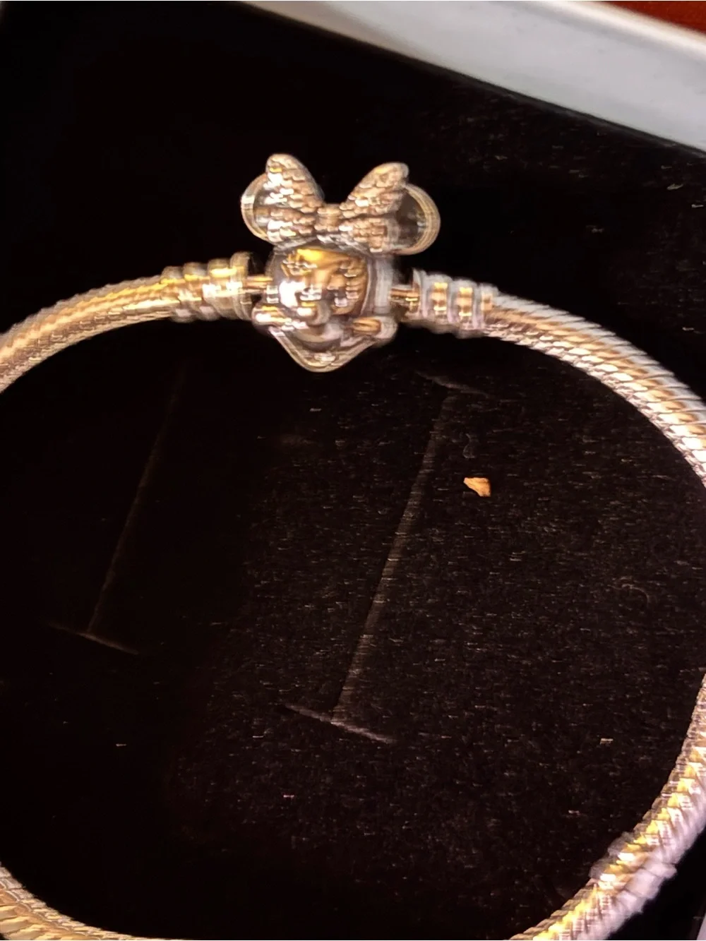 Silver Minnie Mouse Bow Charm Bracelet - Women's Jewelry size 7 1/2 NOT Pandora